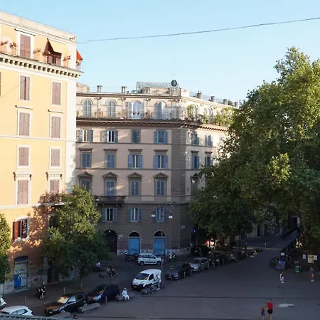 Al 25 Trastevere, * 罗马
